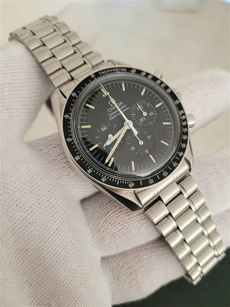 omega speedmaster moonwatch solid caseback replica